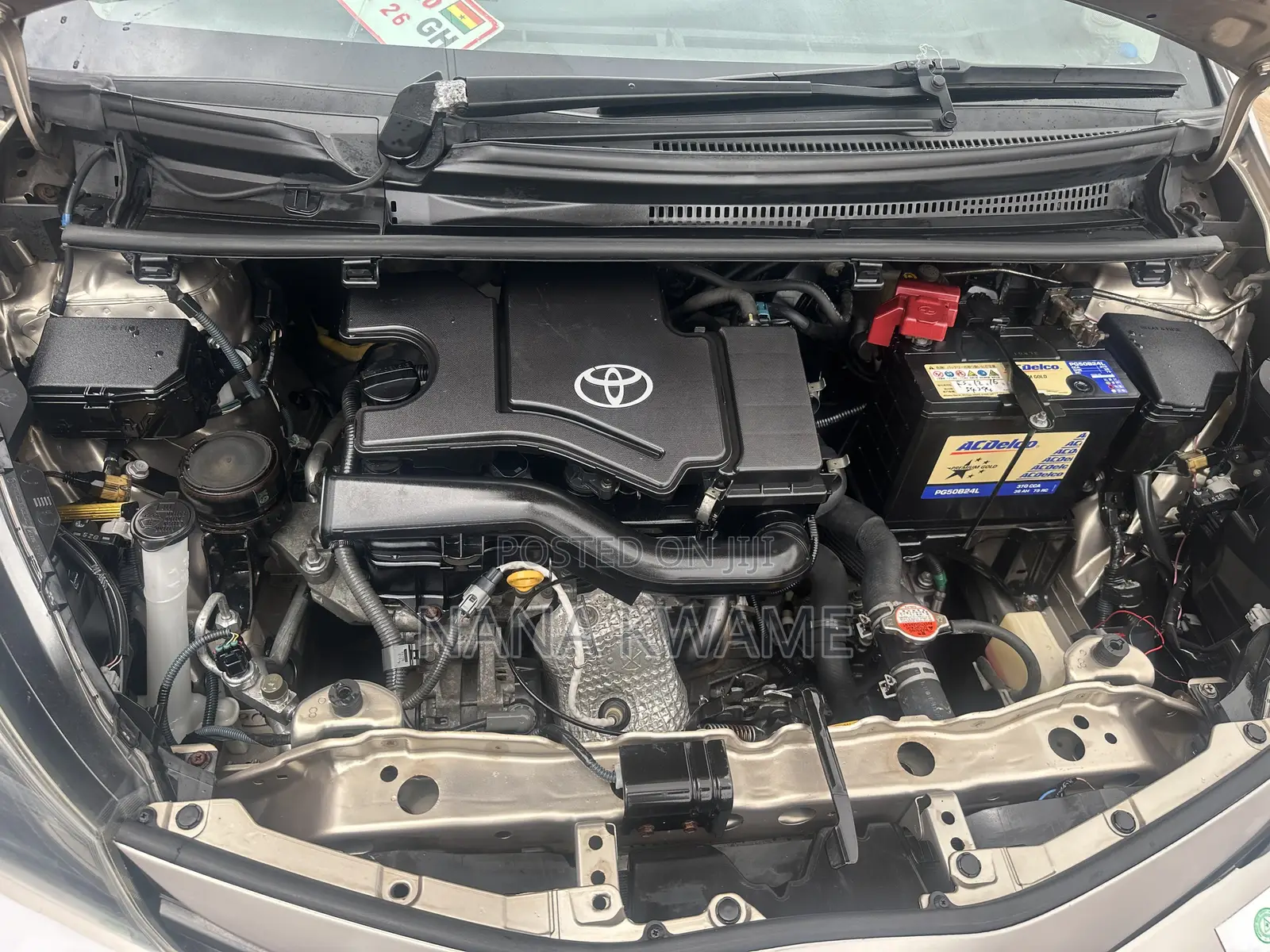 Toyota Vitz 1.0 FWD 3dr 2016 Gold
