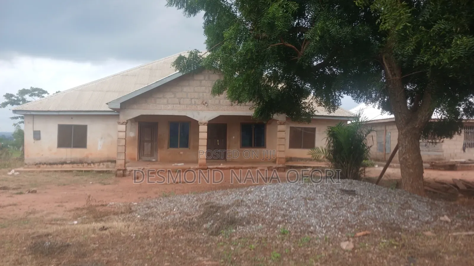 6bdrm House in Mampong Municipal for sale