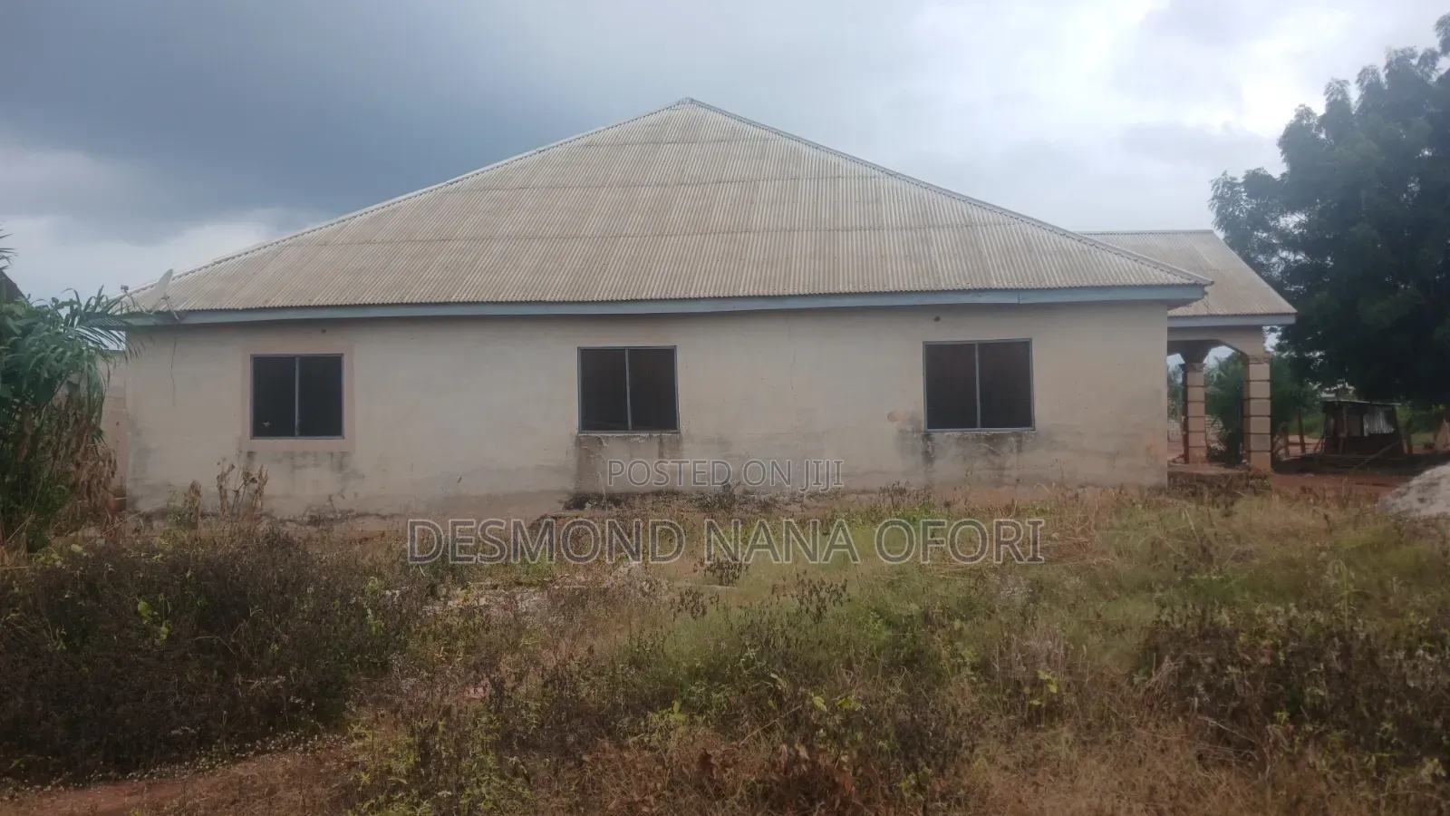 6bdrm House in Mampong Municipal for sale