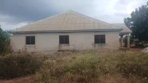 6bdrm House in Mampong Municipal for sale