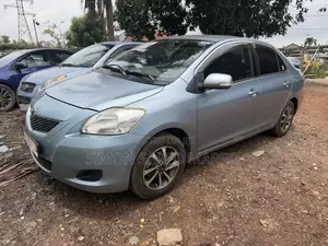 Toyota Belta 2010 Blue