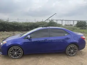 Toyota Corolla LE ECO Premium (1.8L 4cyl CVT) 2016 Blue