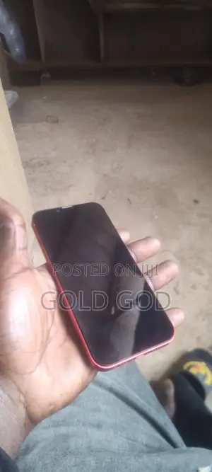 Apple iPhone 13 256 GB Red