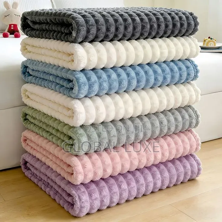 Soft Luxury Blanket – Warm & Comfortable