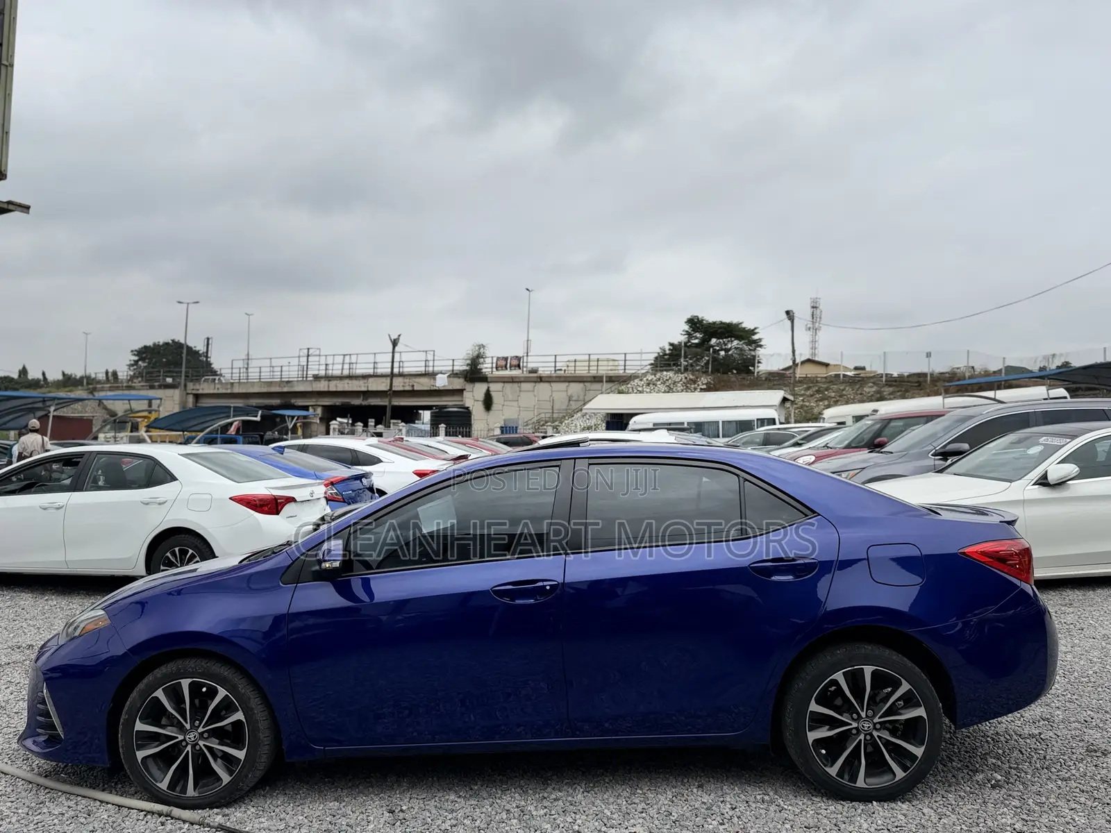 Toyota Corolla SE Special Edition 4dr Sedan (1.8L 4cyl CVT) 2017 Blue