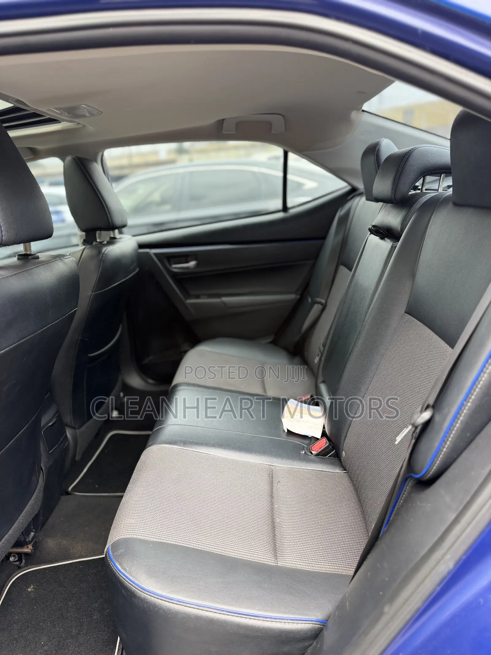 Toyota Corolla SE Special Edition 4dr Sedan (1.8L 4cyl CVT) 2017 Blue