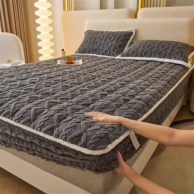 Luxury Fitted Bedsheets – Soft & Comfortabl