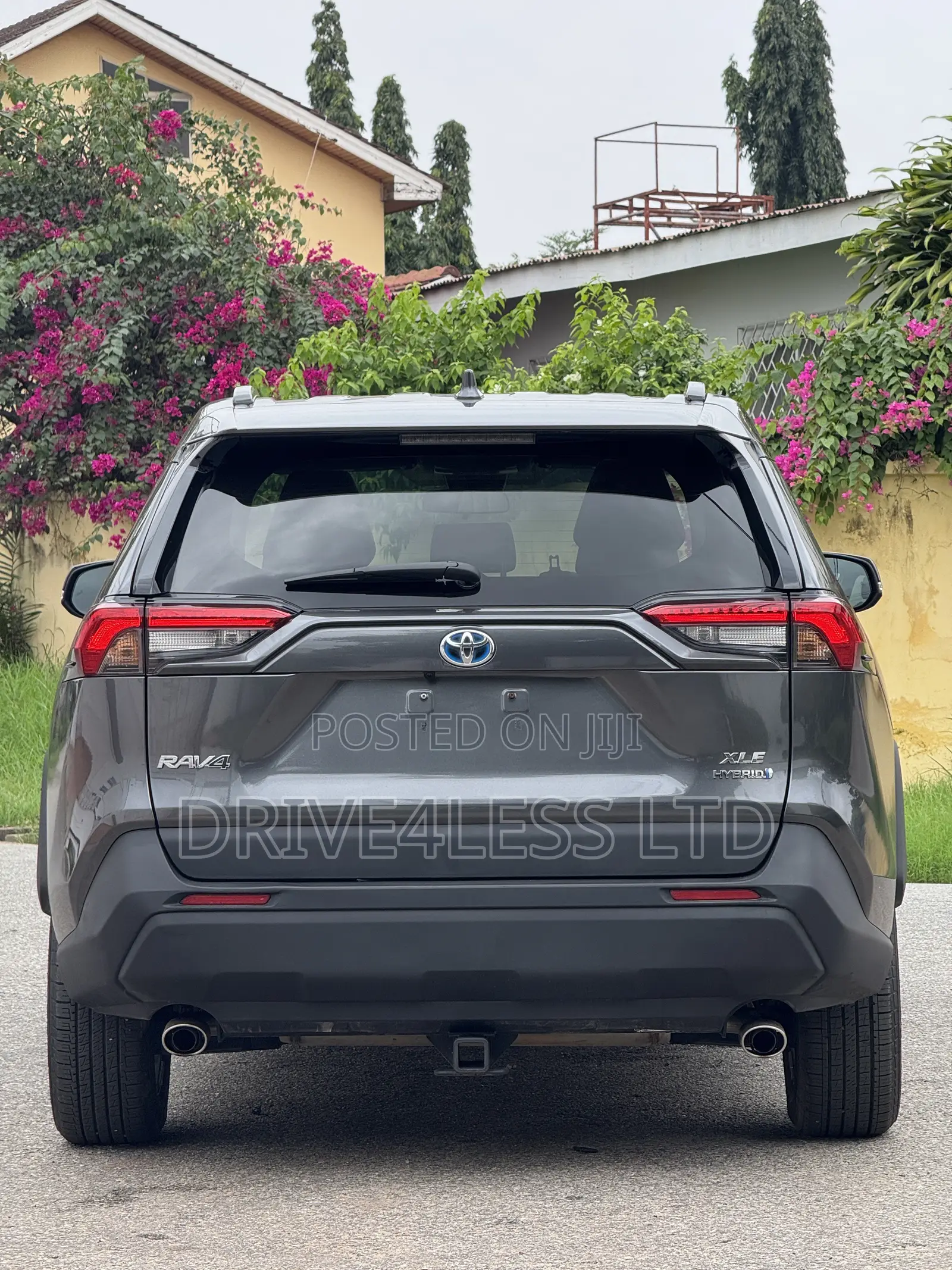 Toyota RAV4 XLE Premium 2021 Gray