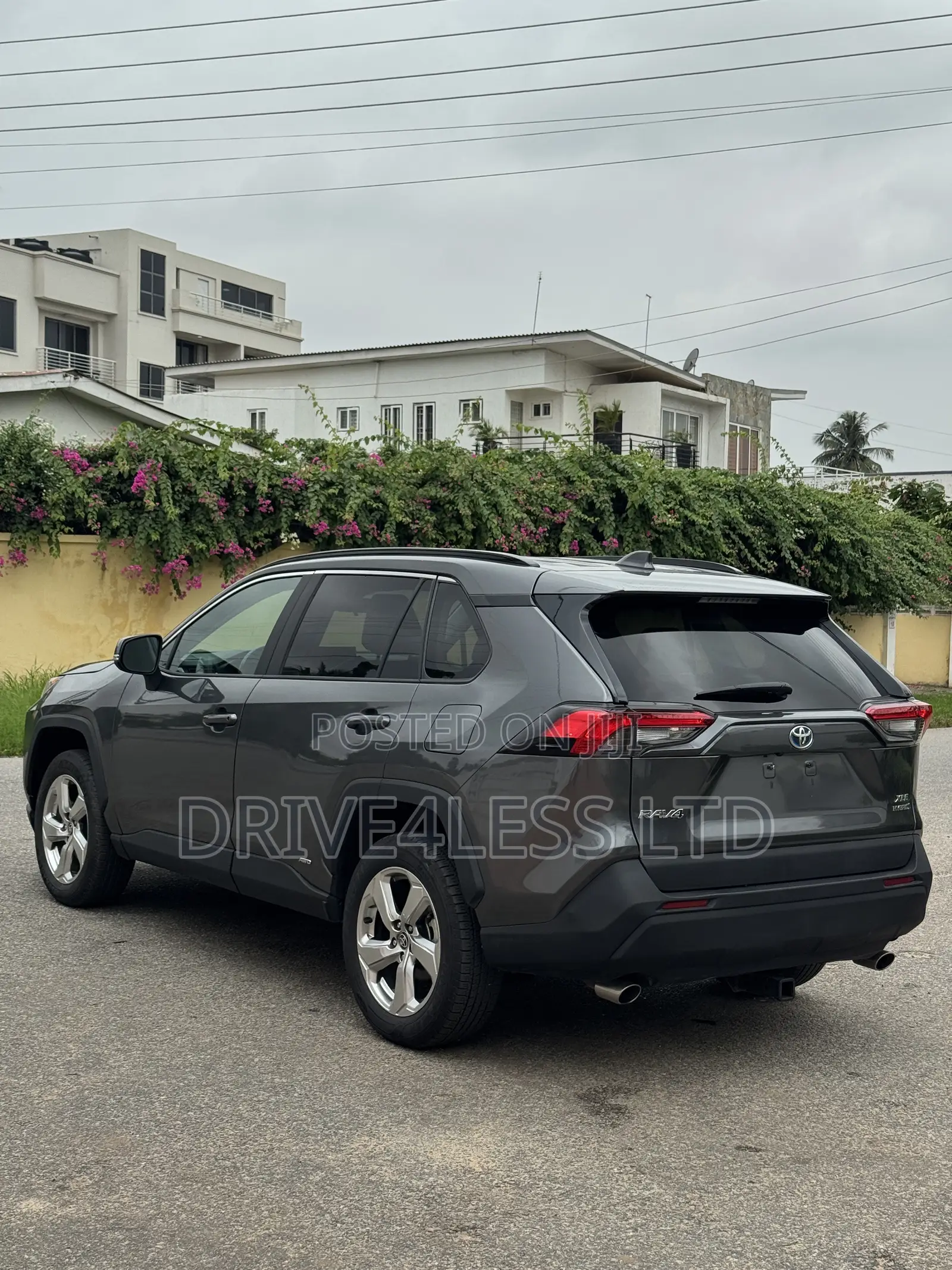Toyota RAV4 XLE Premium 2021 Gray