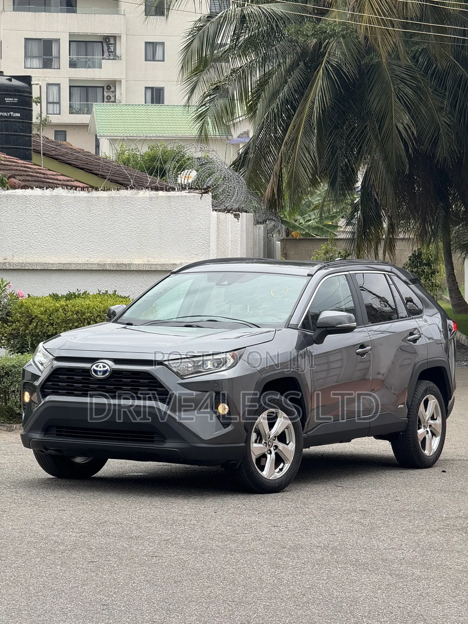 Toyota RAV4 XLE Premium 2021 Gray