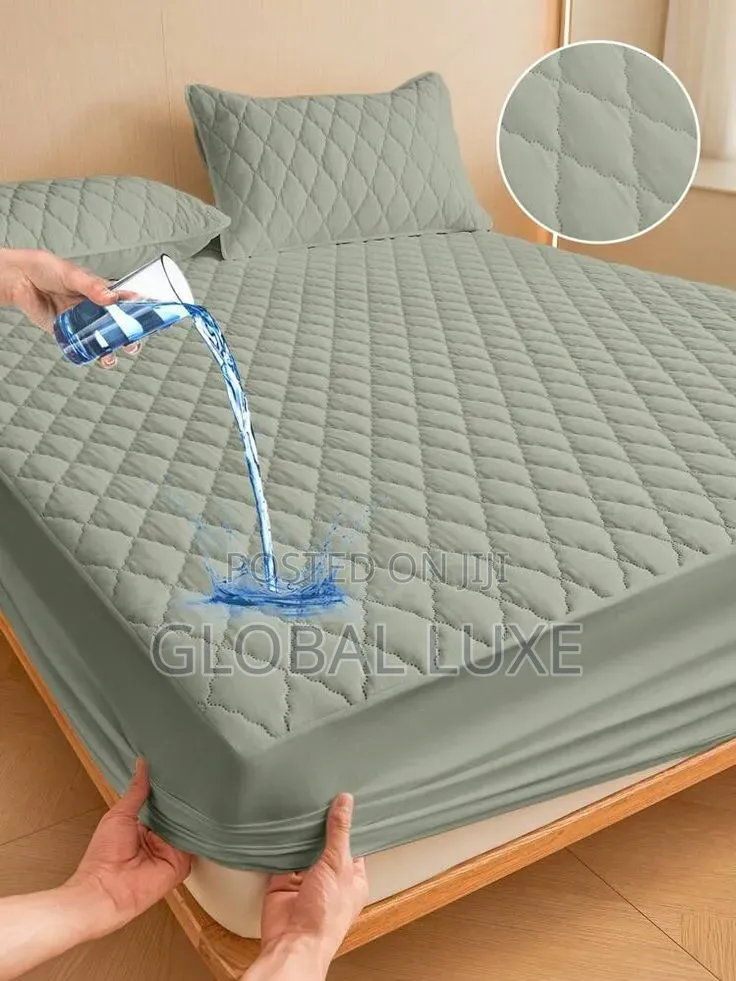 Waterproof Fitted Bedsheet – Mattress Protector