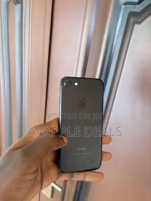 Apple iPhone 7 32 GB Black