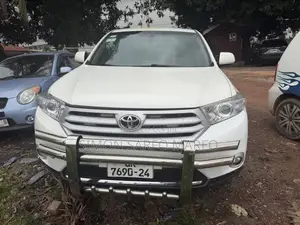 Toyota Highlander 3.5L 4WD 2013 White