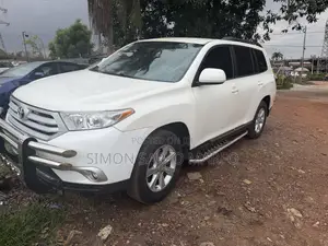 Toyota Highlander 3.5L 4WD 2013 White