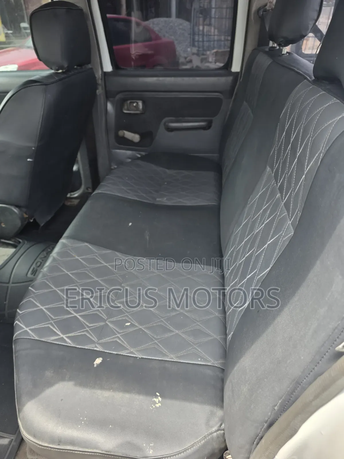 Nissan Pick-Up 2006 White