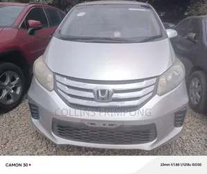 Honda Freed 2013 Silver