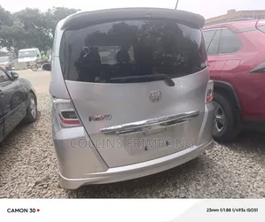 Honda Freed 2013 Silver