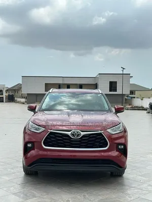 Toyota Highlander 2022 Burgundy