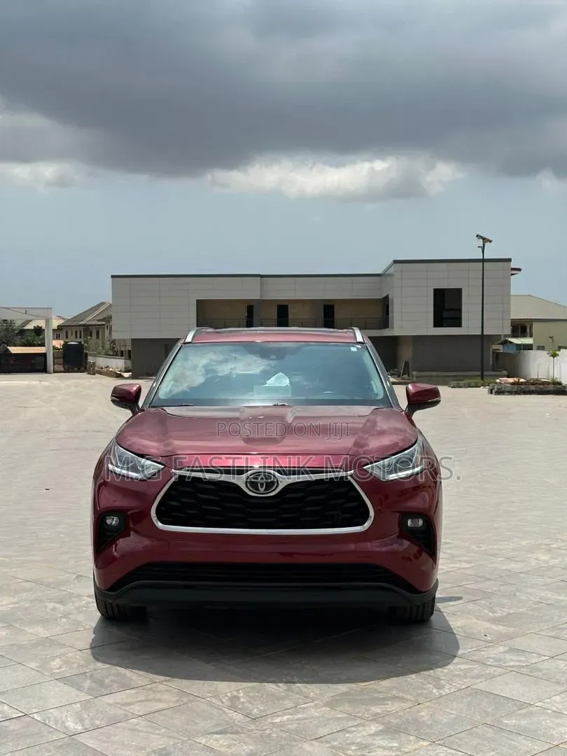 Toyota Highlander 2022 Burgundy
