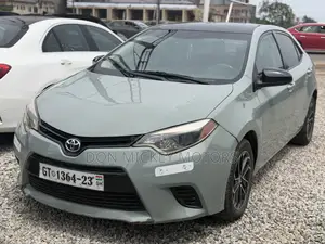 Toyota Corolla LE 4dr Sedan (1.8L 4cyl CVT) 2015 Gray