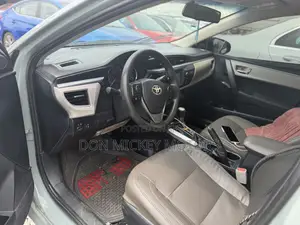 Toyota Corolla LE 4dr Sedan (1.8L 4cyl CVT) 2015 Gray