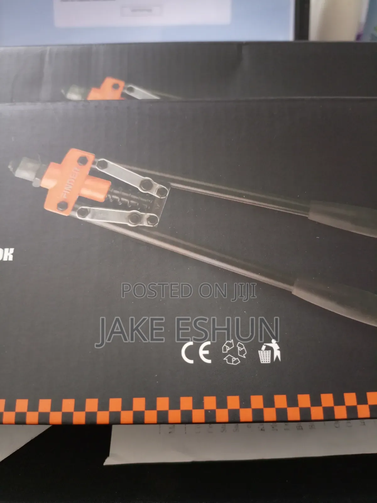 Hand Riveter
