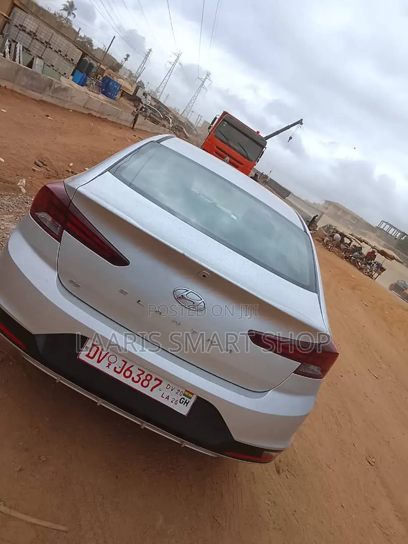 Hyundai Elantra Limited 2019 Silver
