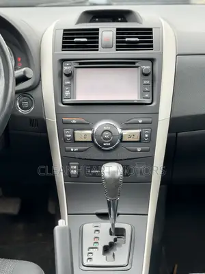 Toyota Corolla S 5-Speed 2013 White