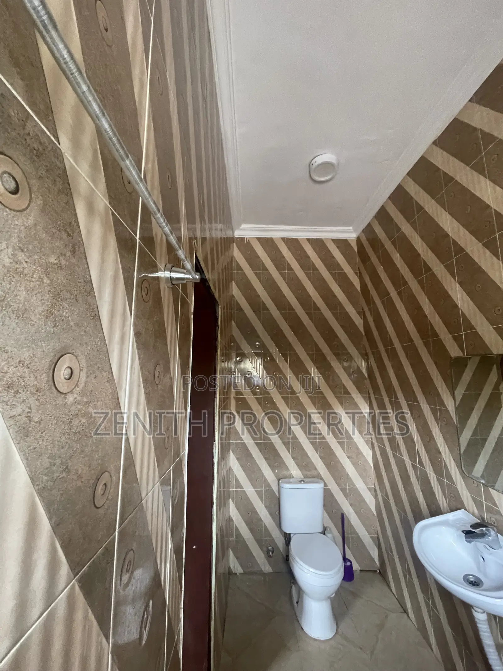 1bdrm Apartment in Zenith Realty, West Hills Mall Area for rent