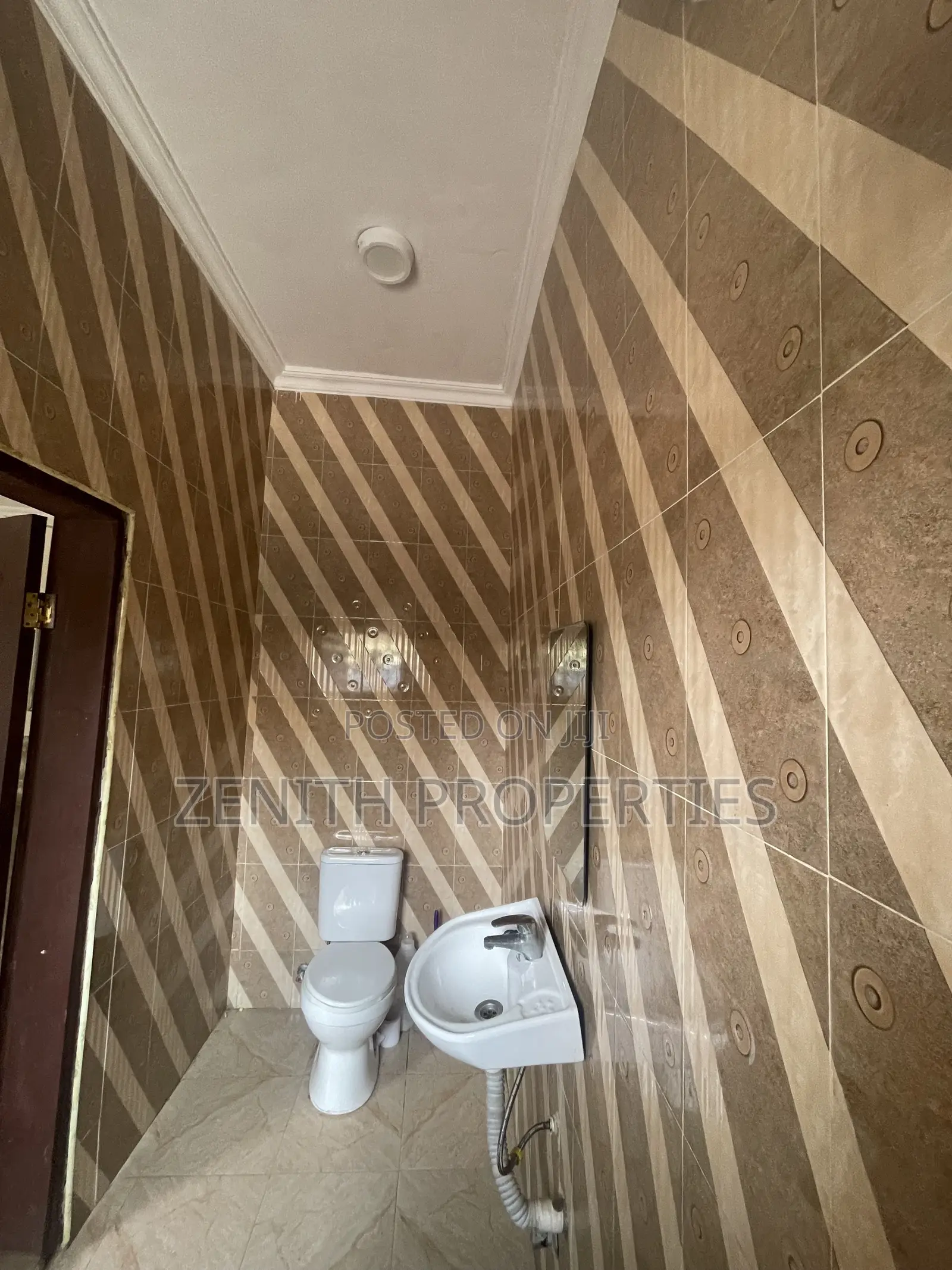 1bdrm Apartment in Zenith Realty, West Hills Mall Area for rent