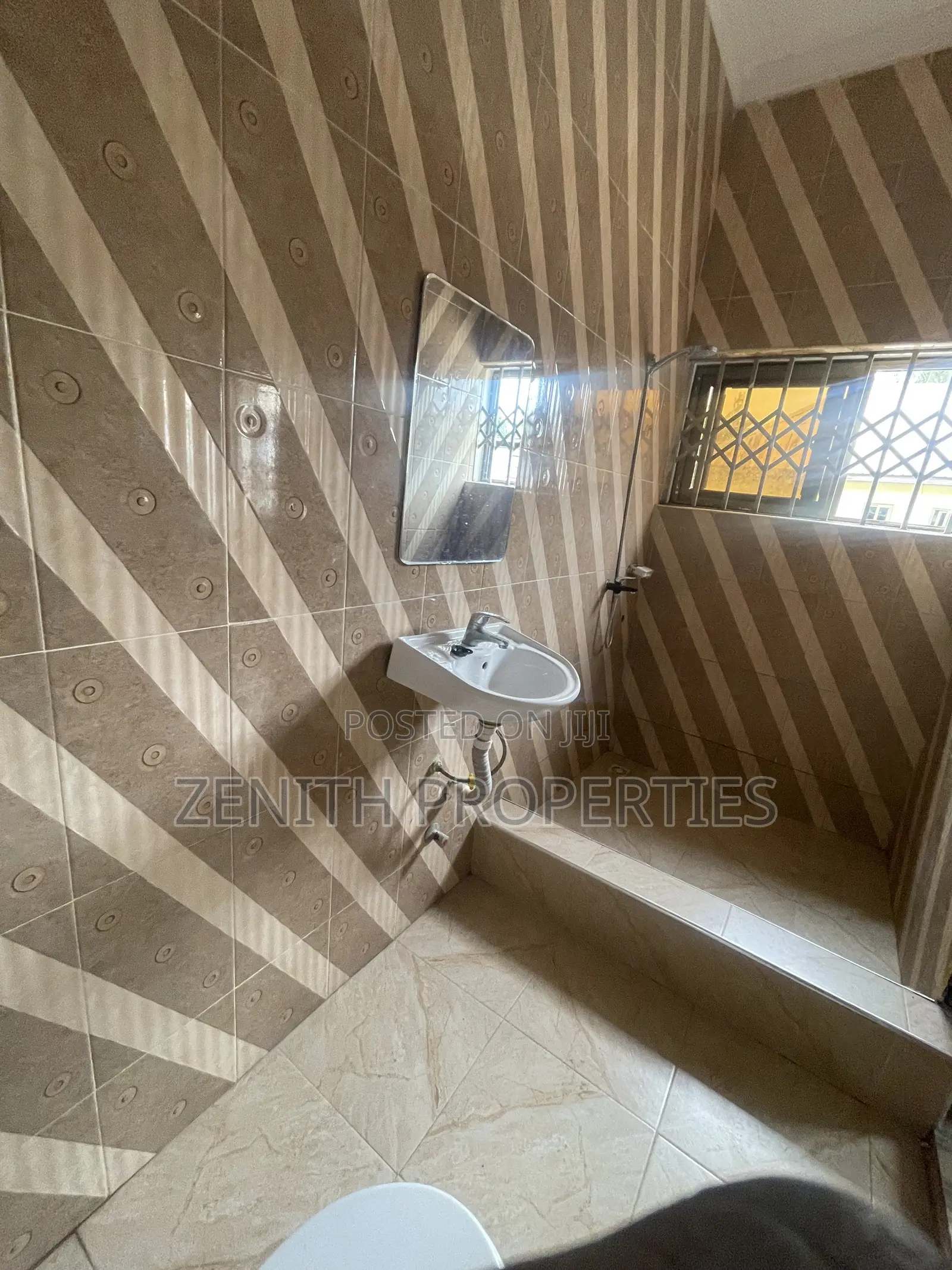 1bdrm Apartment in Zenith Realty, West Hills Mall Area for rent