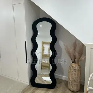 Modern Decorative Wall Mirror – Stylish Home Mirror