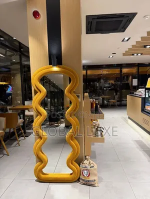 Modern Decorative Wall Mirror – Stylish Home Mirror