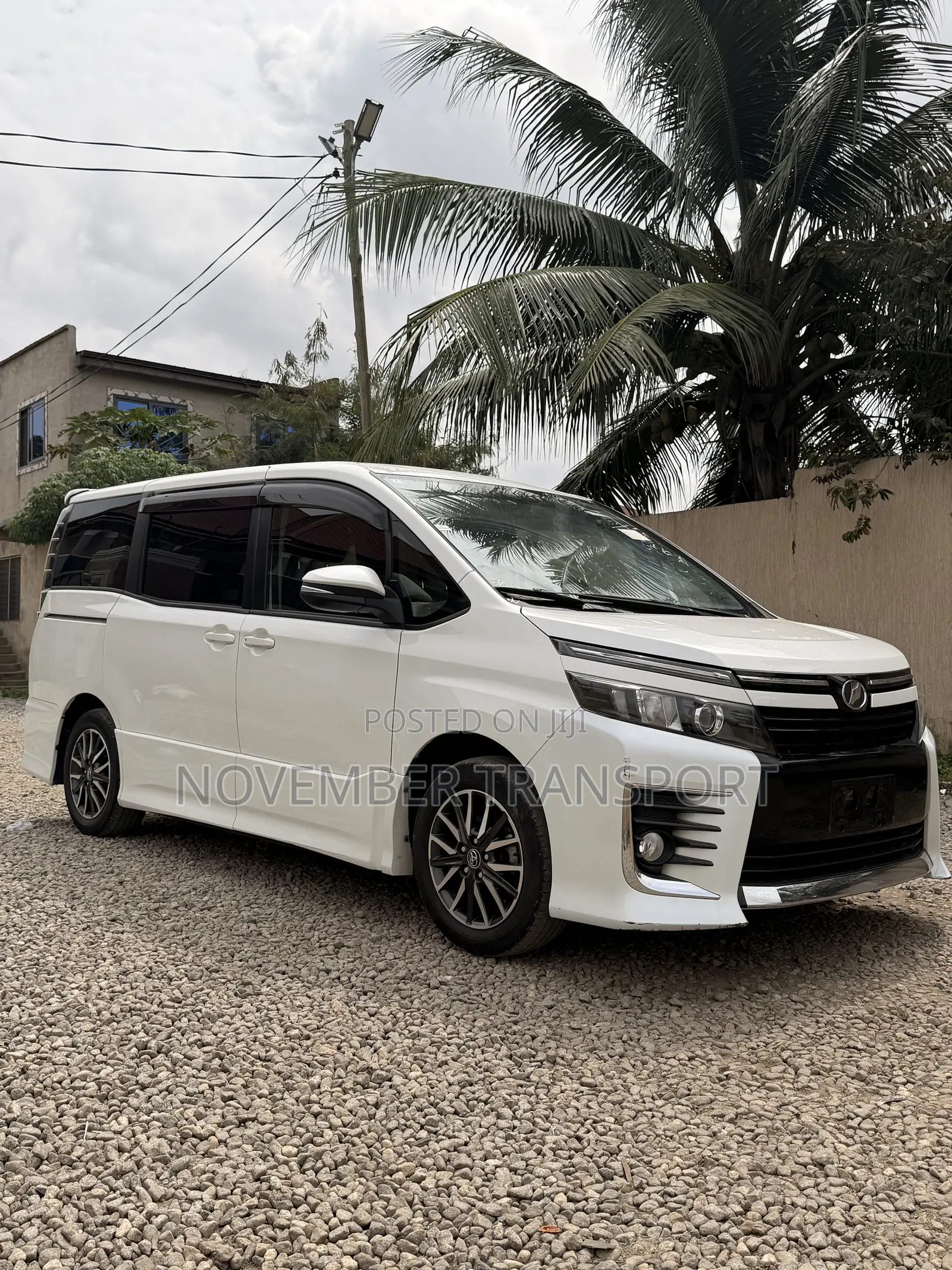 Toyota Voxy ZS Kirameki 2WD 8-Seater 2015 White