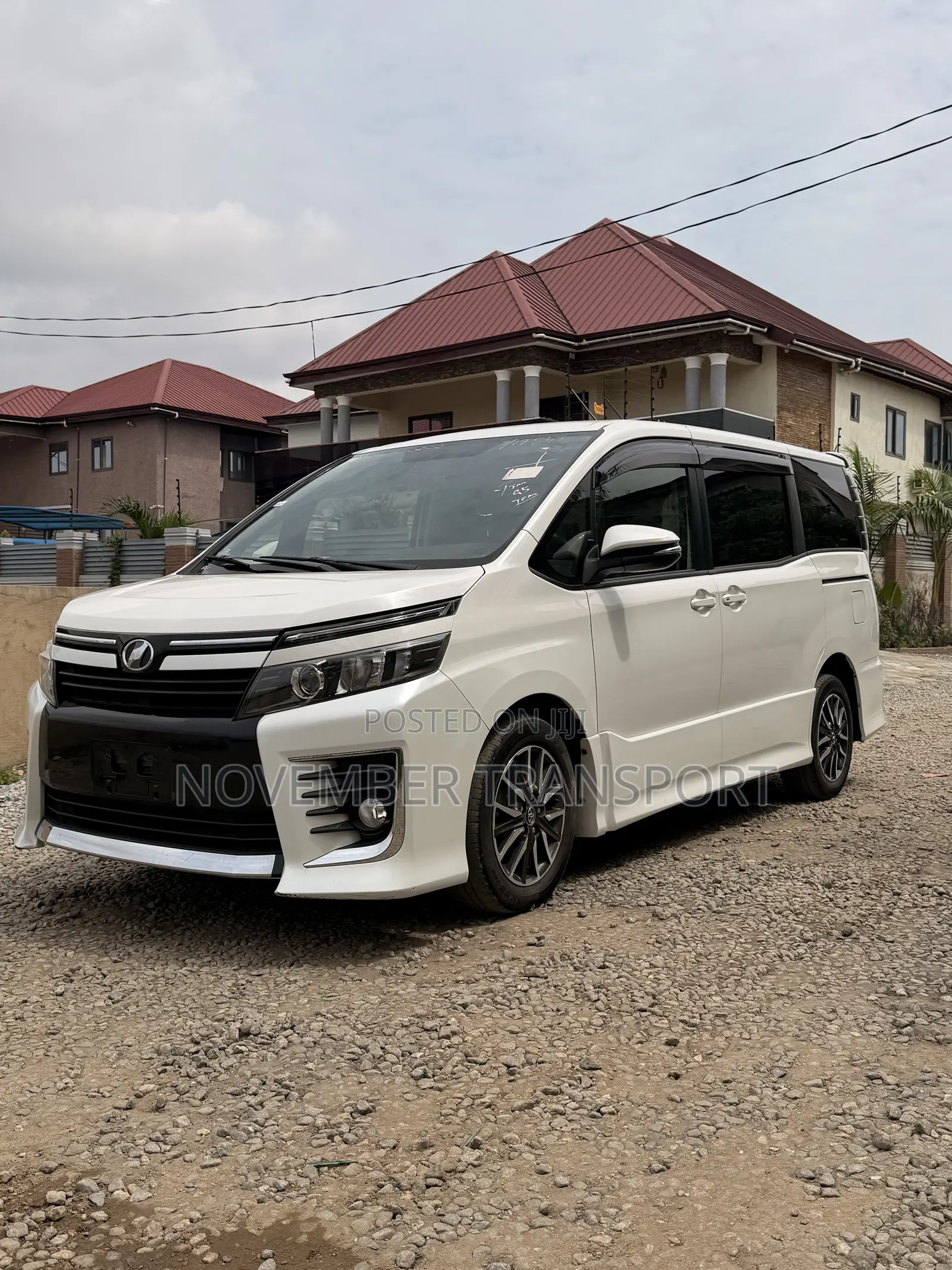 Toyota Voxy ZS Kirameki 2WD 8-Seater 2015 White