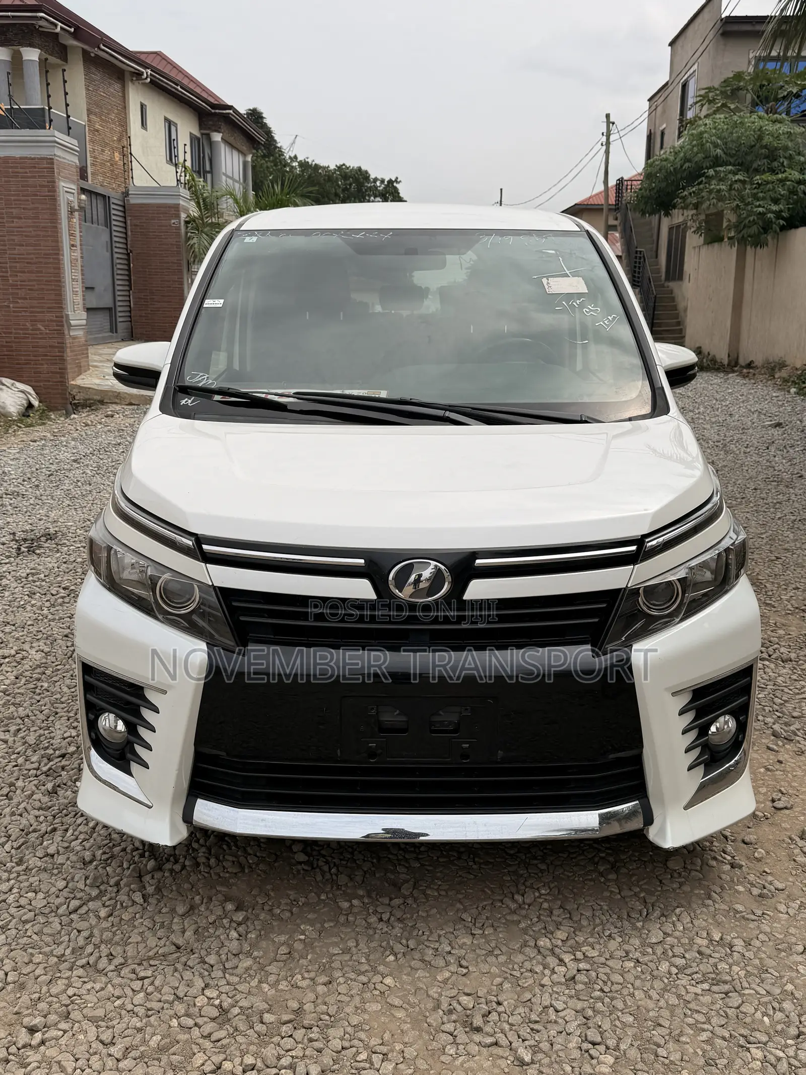 Toyota Voxy ZS Kirameki 2WD 8-Seater 2015 White