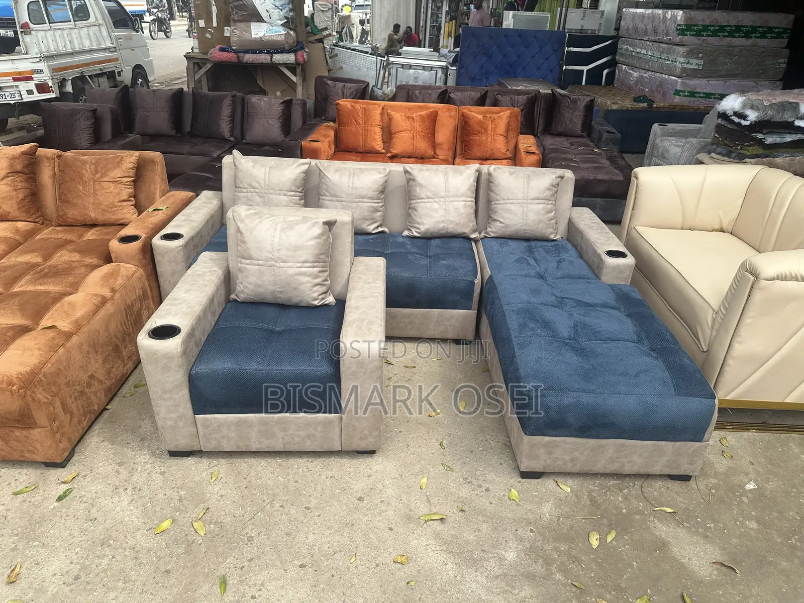 A Beautiful 5 Seater L Shape With Single