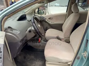 Toyota Vitz 2010 Gray