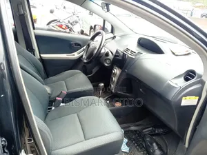 Toyota Yaris 2010 Black