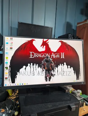 32 Inches Resolution Monitor