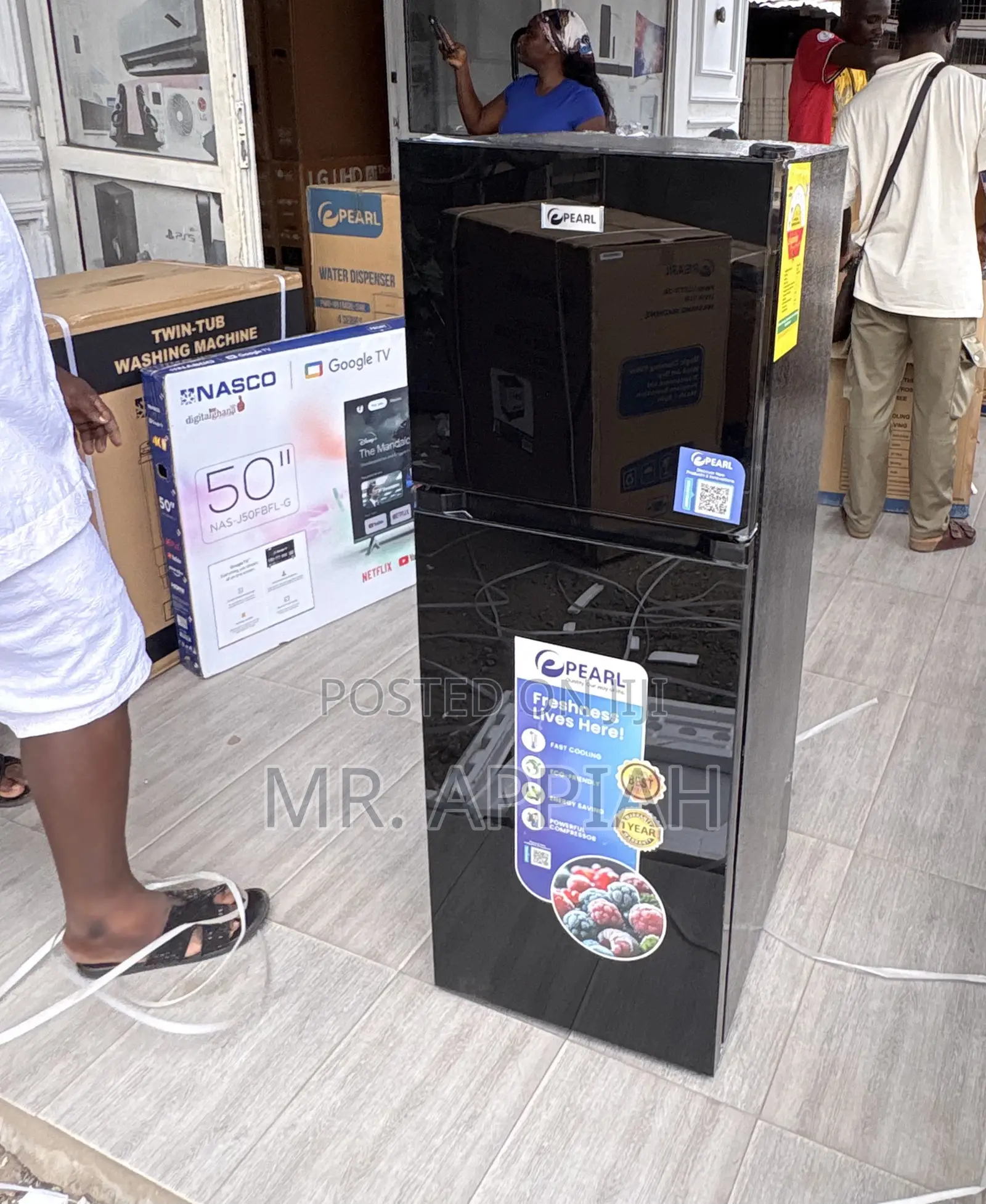 Unique Nasco Top Mount Freezer Fridge(Black)136Liters 