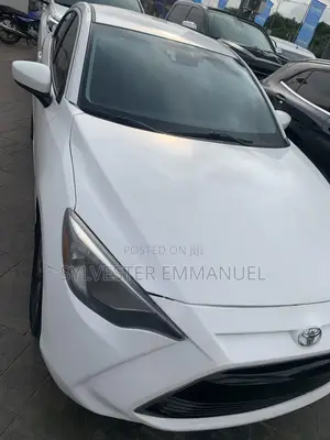Toyota Yaris 1.5 Sedan LE 2020 White