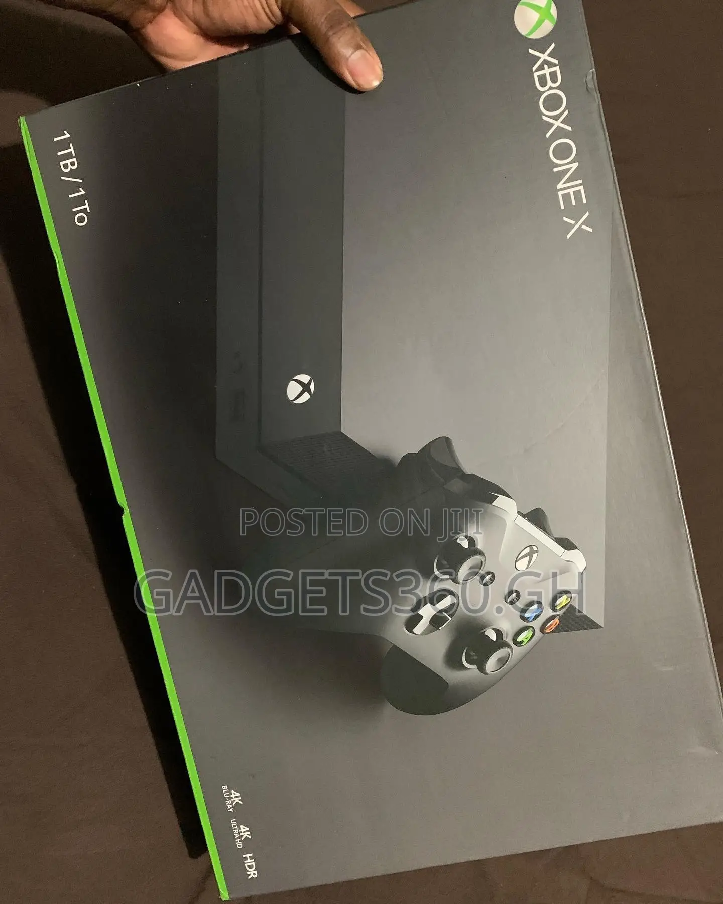 Microsoft Xbox One X (1TB + 12GB RAM)