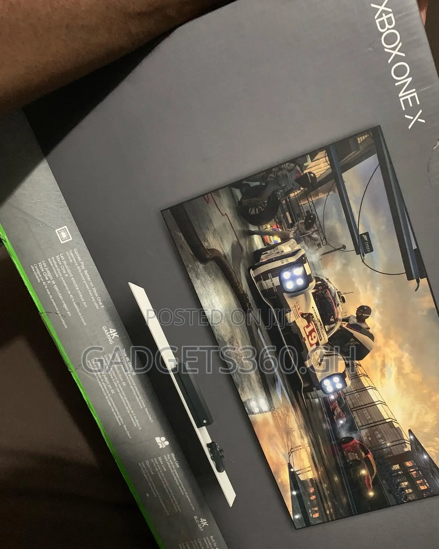 Microsoft Xbox One X (1TB + 12GB RAM)