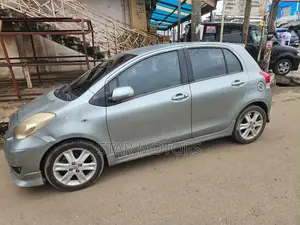 Toyota Yaris 2010 Silver