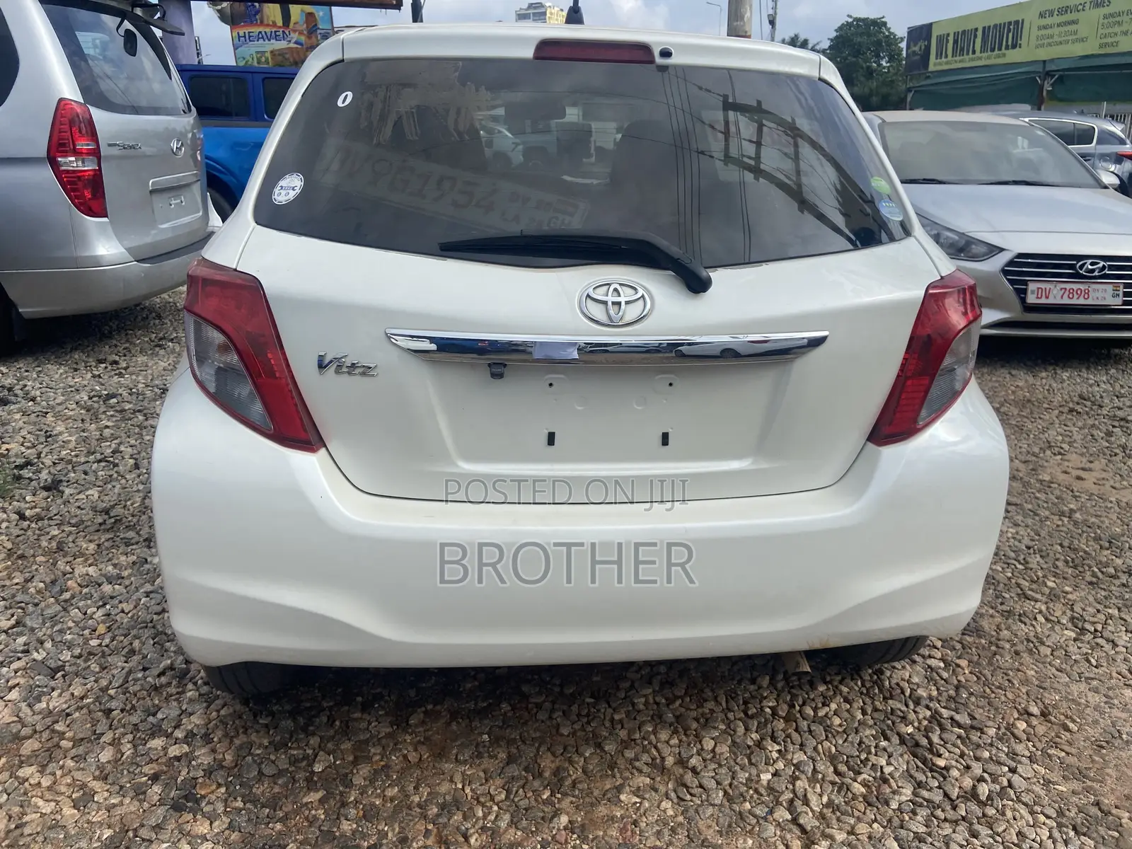 Toyota Vitz 2013 White