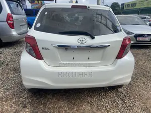 Toyota Vitz 2013 White
