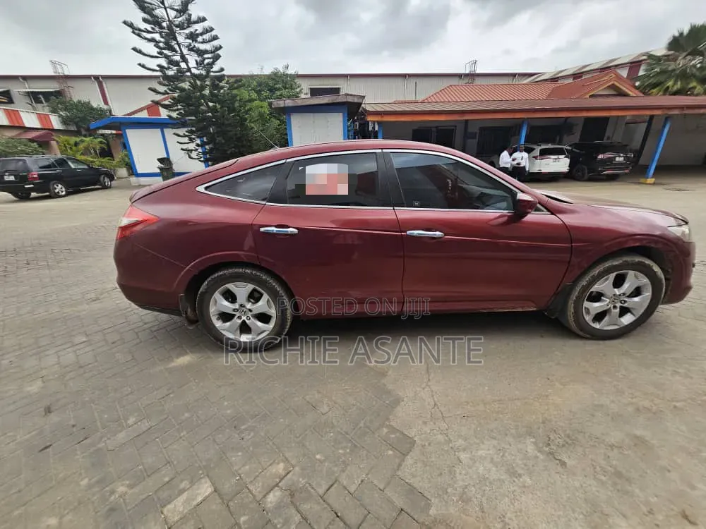 Honda Crosstour 2010 Red