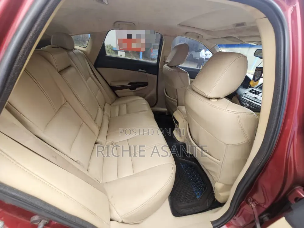 Honda Crosstour 2010 Red