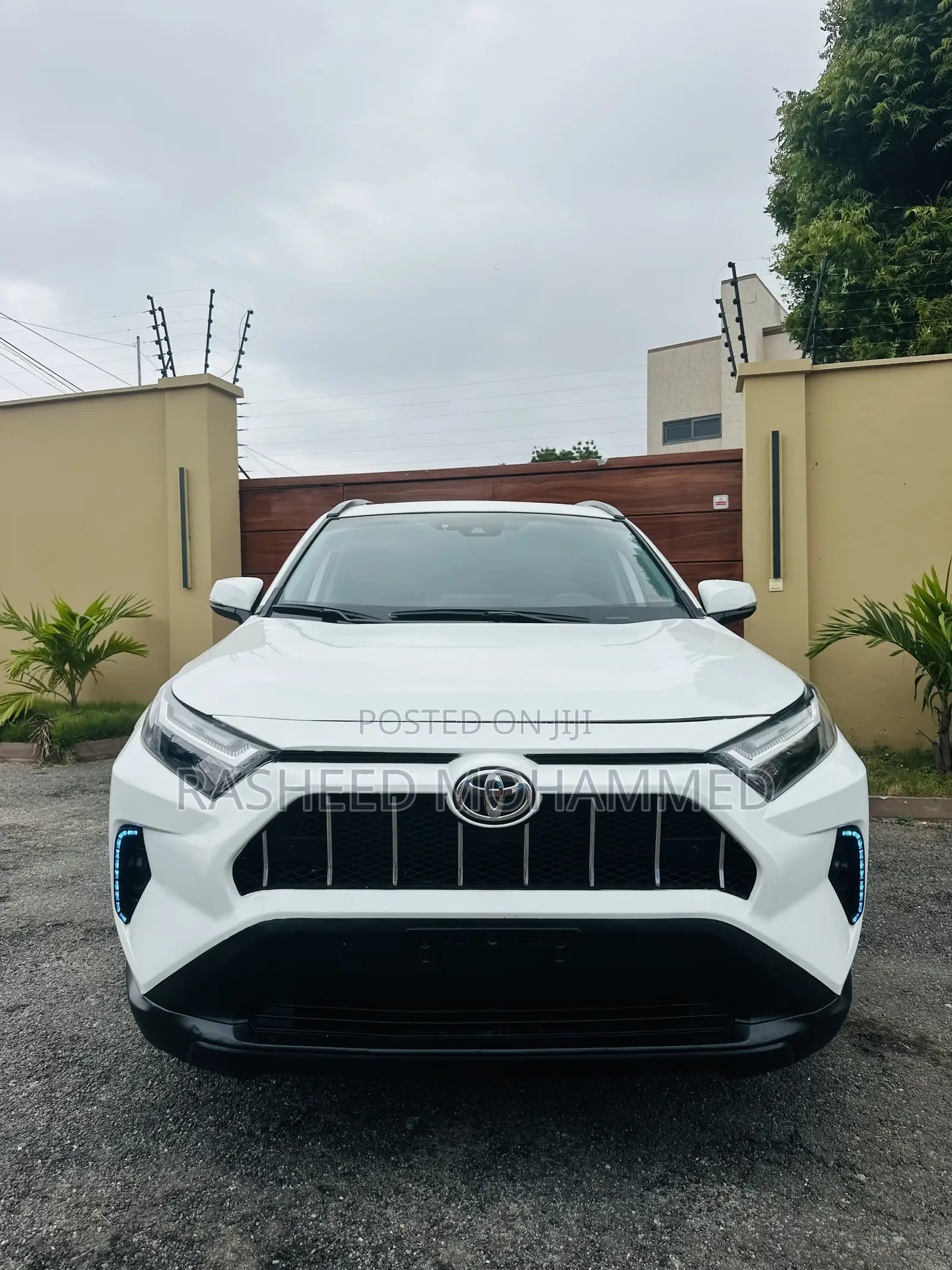 Toyota RAV4 XLE AWD 2024 White